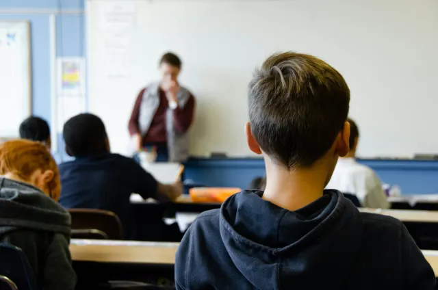 Kelas kecil bersama pengajar